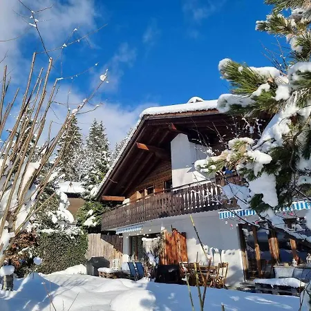 Half 2 Min From Bus Apartment
